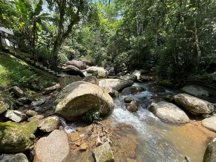 Refúgio Sereno Casa Encantadora com Cachoeira e Spa