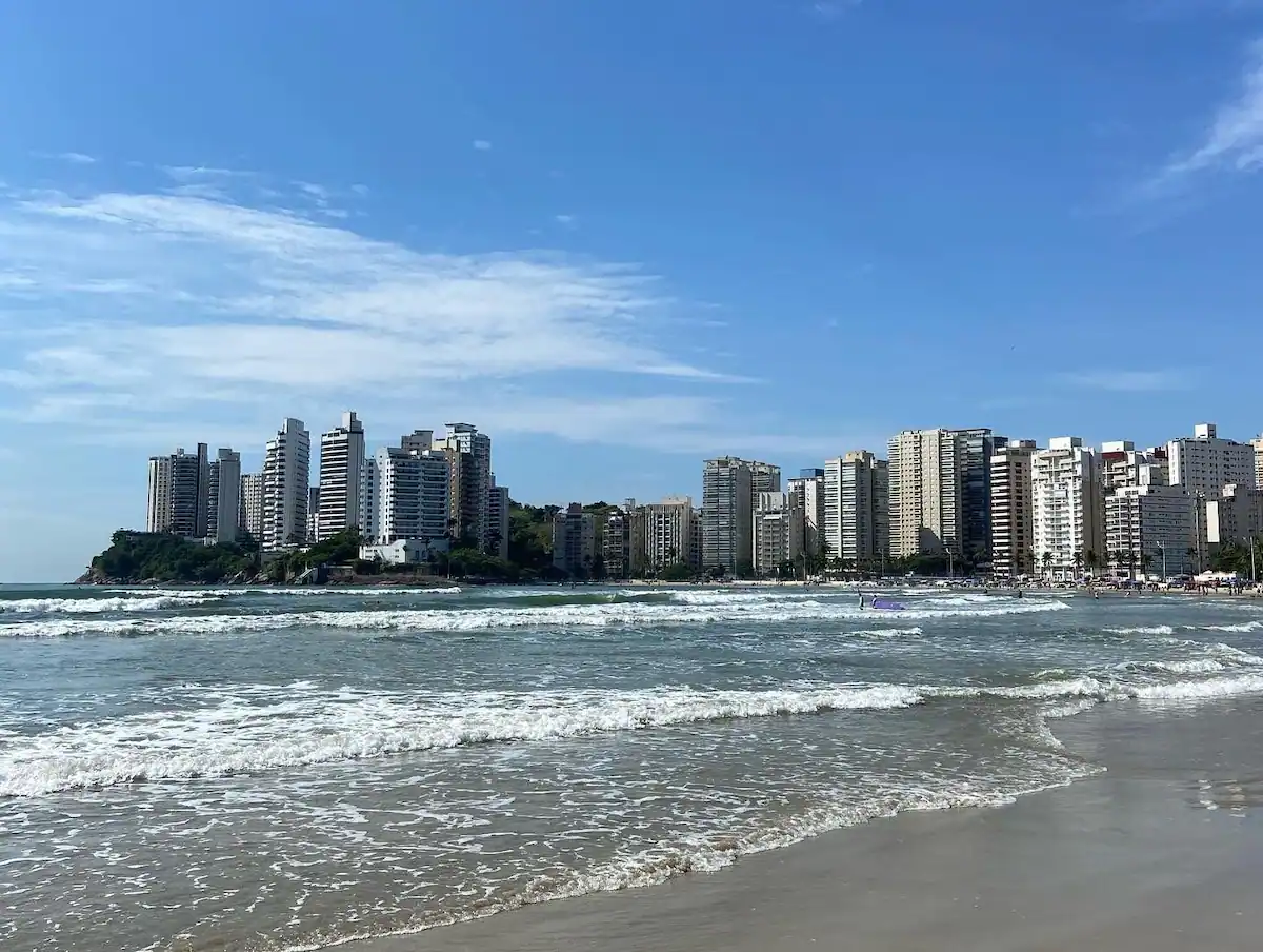 Lindo Estúdio em frente ao shopping com garagem